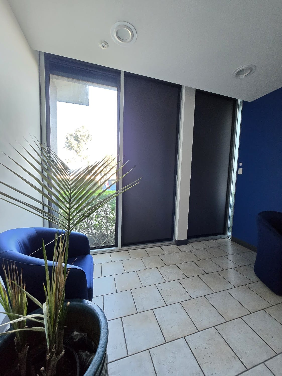 Commercial blockout blinds